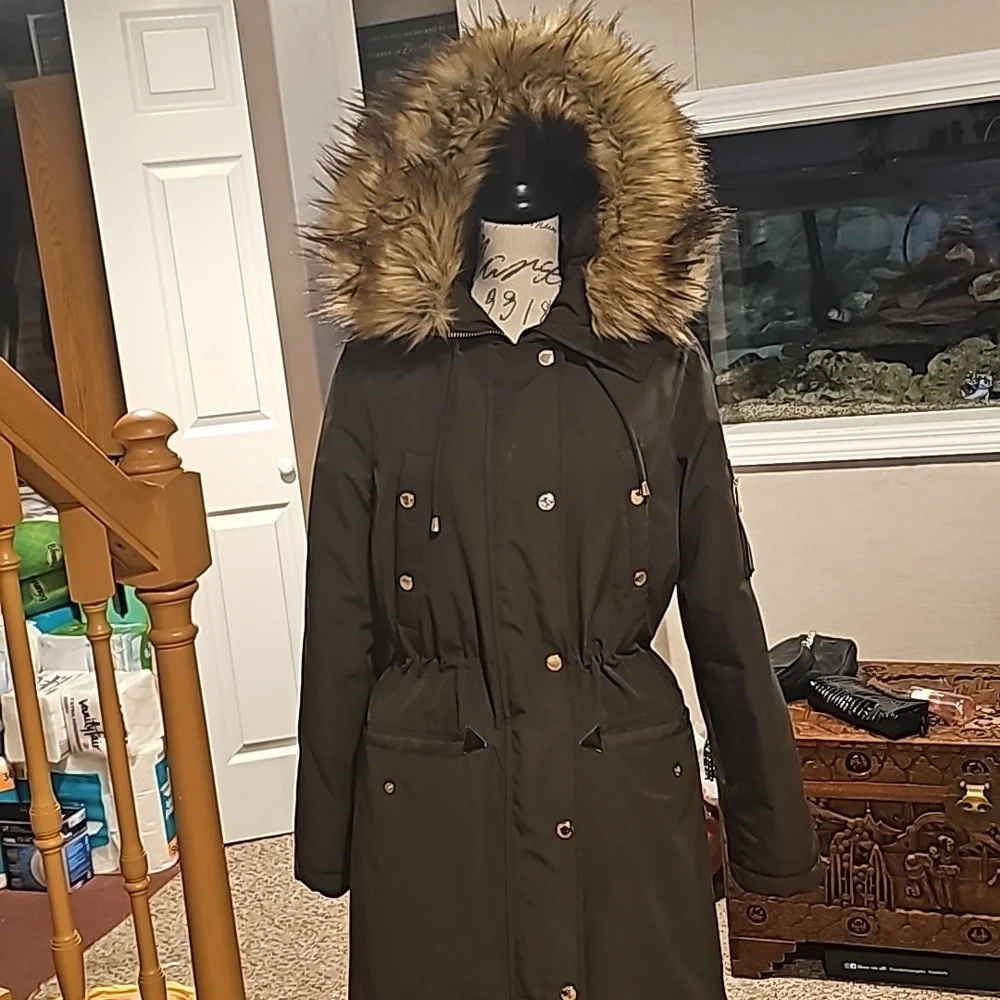 MICHAEL KORS COAT...army green..size medium...excellent condition - Picture 3 of 10